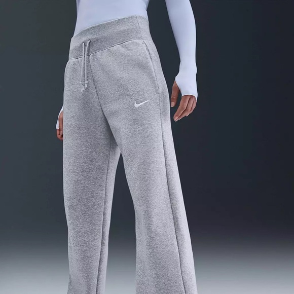 Nike Women's Sportswear Phoenix Fleece High-Waisted Wide-Leg Sweatpants in Gray🩶 - Picture 1 of 12